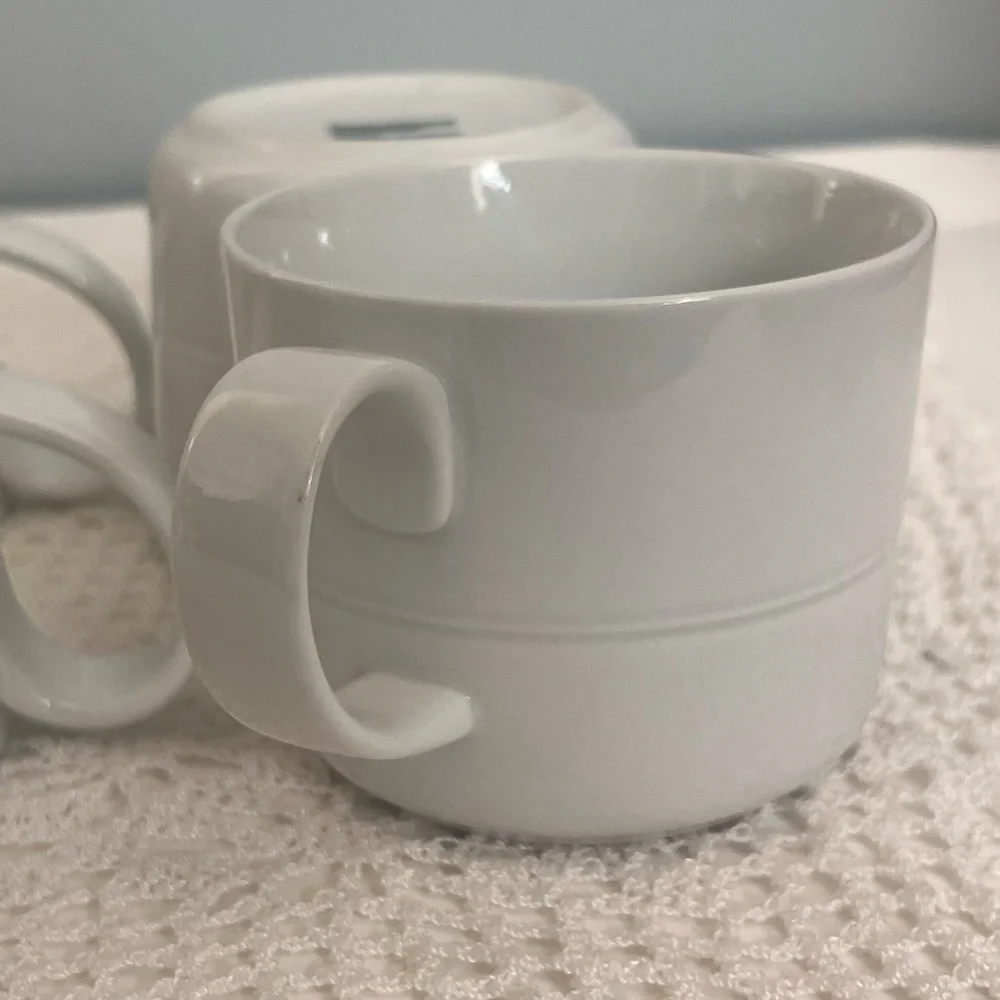 Crate & Barrel AARON PROBYN White Mugs Coffee Cups Set of 4